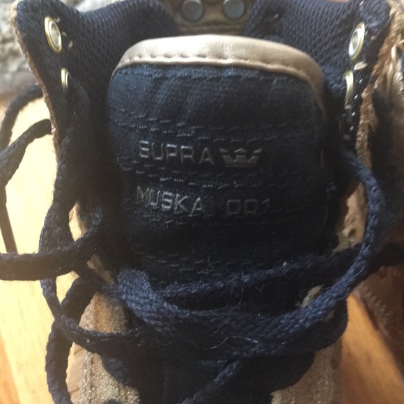 Sneakers - Picture 4 of 5